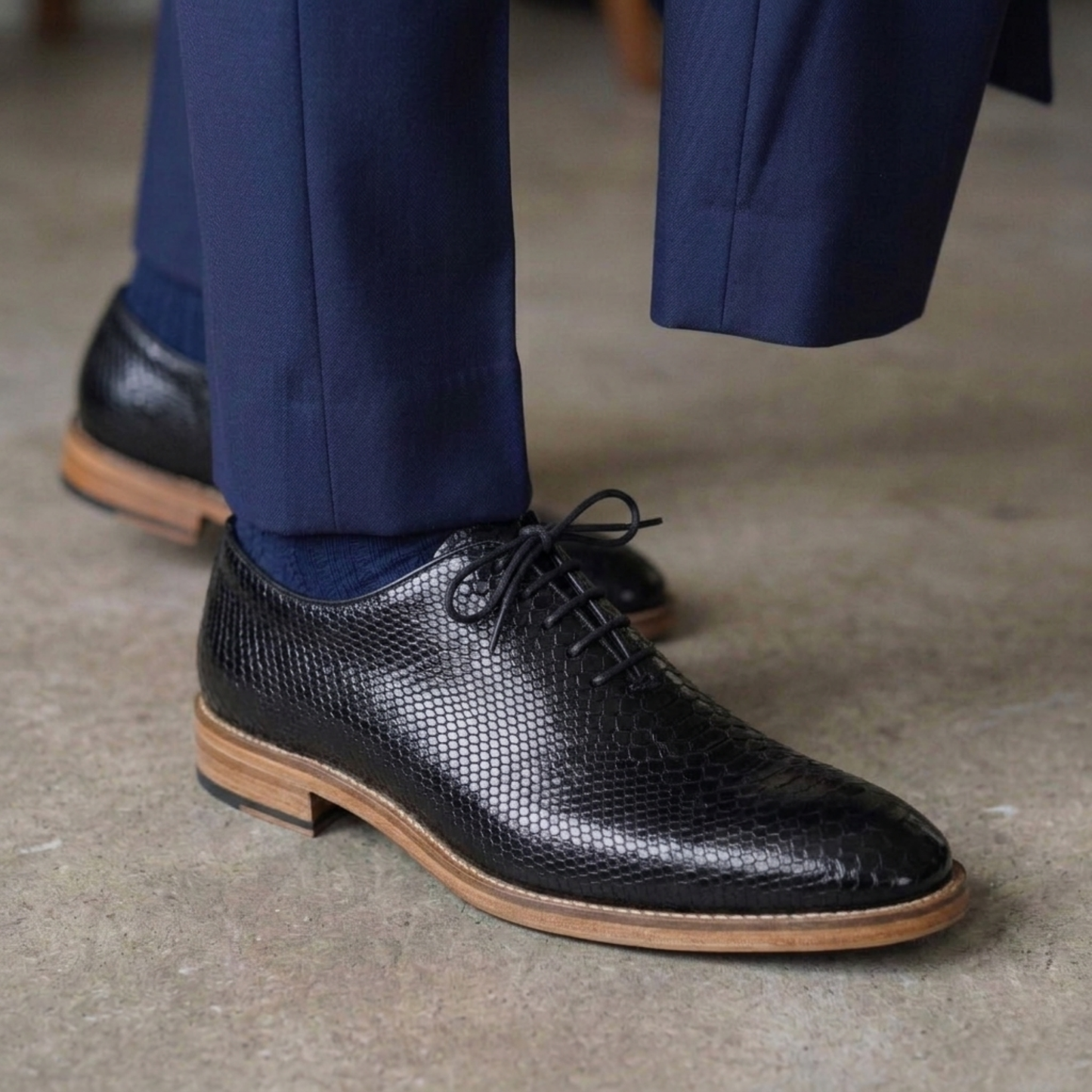 Men's Black textured Dress Shoes